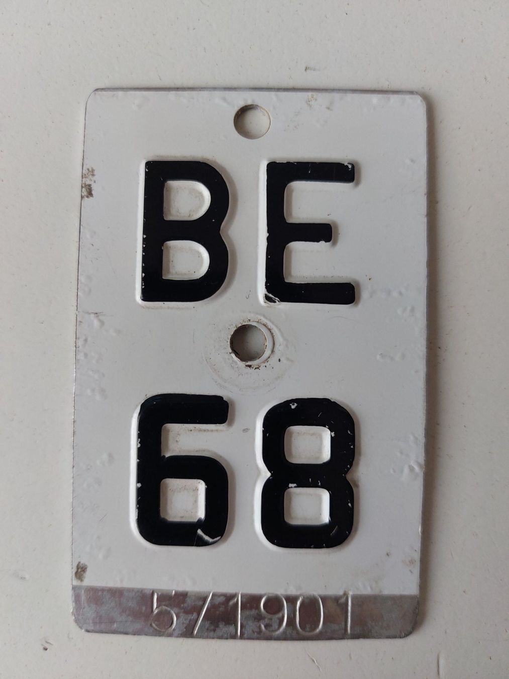 Sachs Insegne: Velonummer BE 68 weiss Mofanummer plaque Mofa – Usato da Schenkon venduto da Uhu007