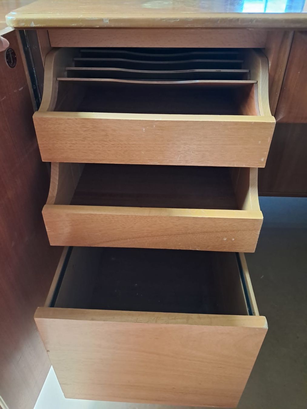 Schreibtische: Antiker Schreibtisch aus Holz – Gebraucht aus Full-Reuenthal von ben_92wj 2