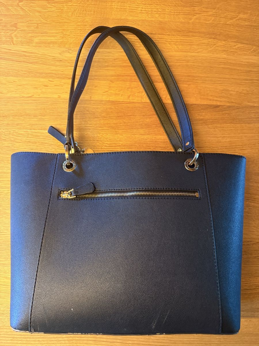 Guess Sacs femmes: Guess Handtasche – Schwarz – D'occasion à Burgdorf par wid_78gy 6
