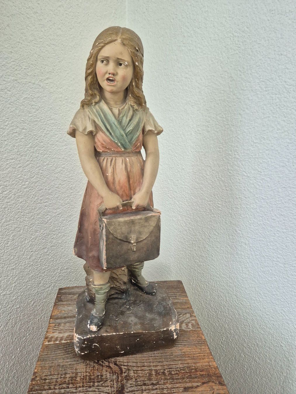 Figuren: Wunderschönes Mädchen auf Sockel gestempelt – Gebraucht aus Berg SG von Bolle01
