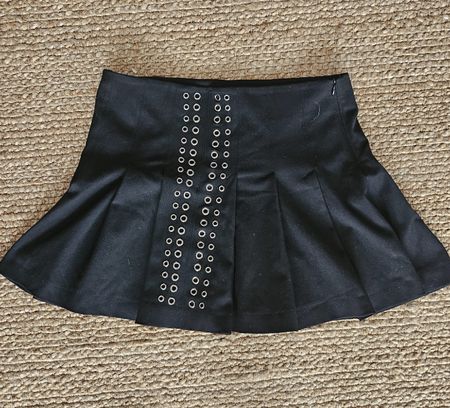 Zara Minirock Schwarz Gr. M mit Oesen - Top Zustand!