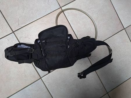 Sac banane ION. Avec poche d'eau 1.5l