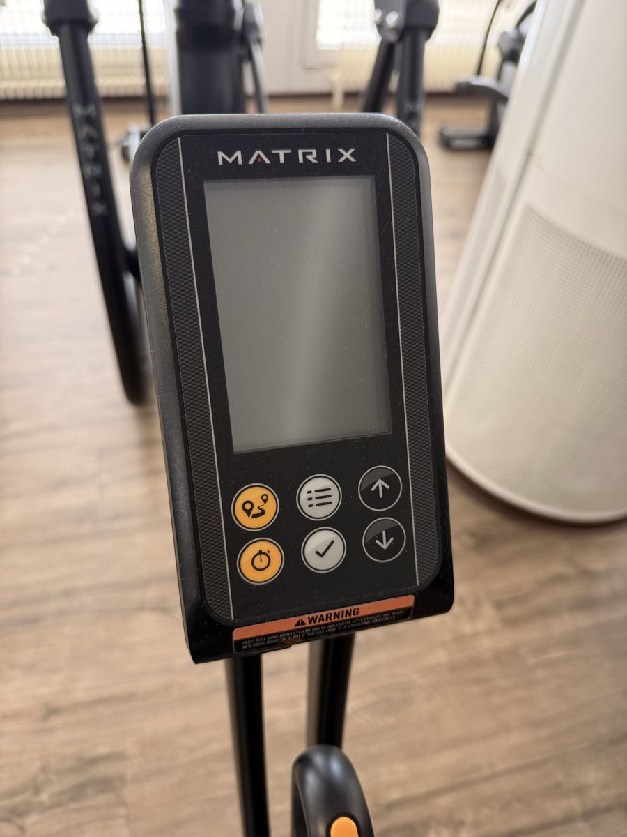 Hometrainer: Performancetrainer Matrix schwarz gebrauchter Zustand – Gebraucht aus Buchs SG von fit4back 2