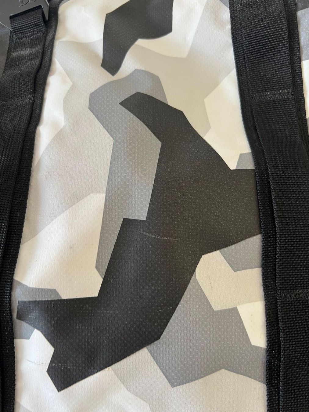Rucksäcke: Db Backpack The Base 15l, snow camo limited ed. Jon Olsson – Gebraucht aus Ruggell von  5