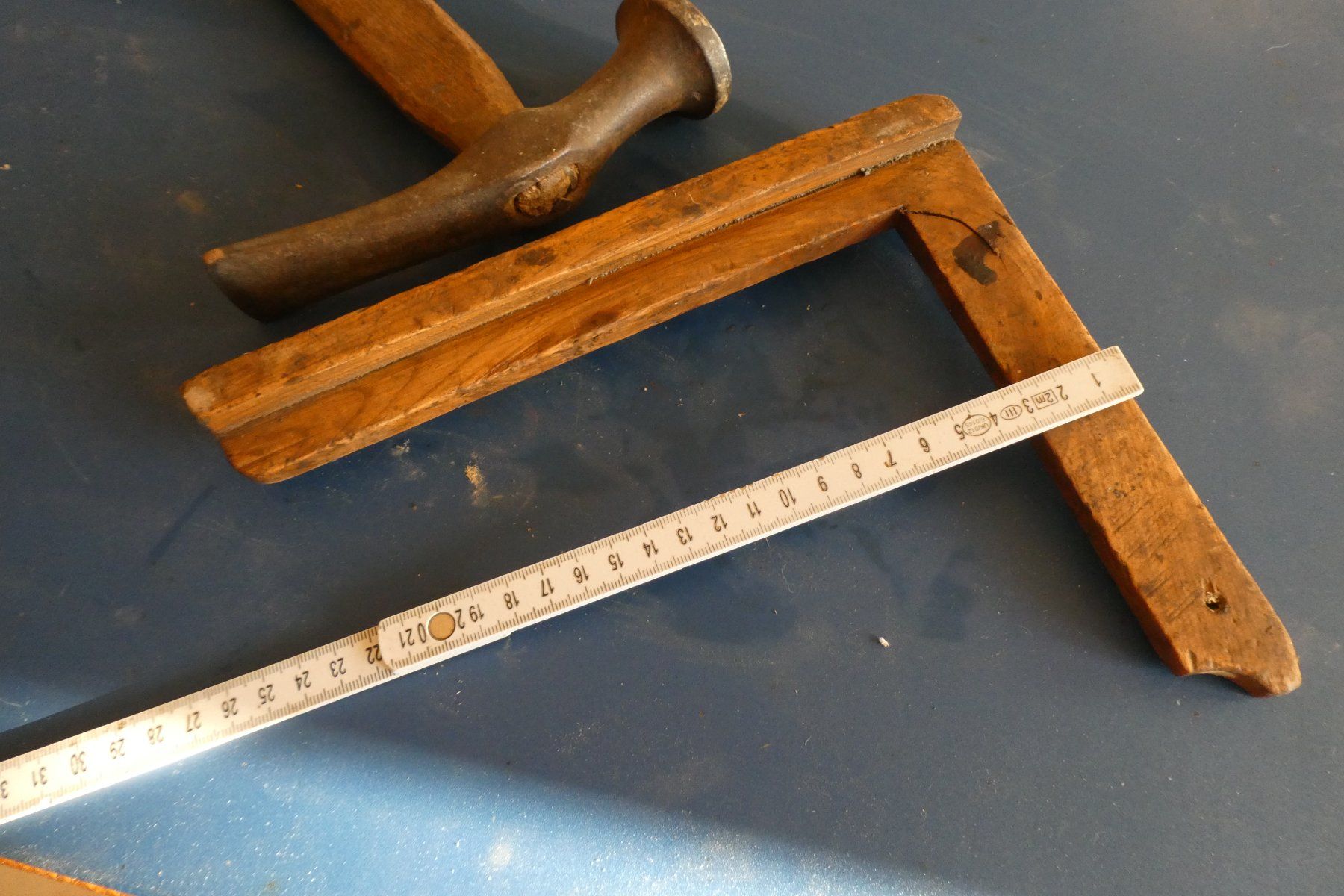 Tutti gli attrezzi: outils marteau /équerre – Usato da Fontaines NE venduto da monloisir 4