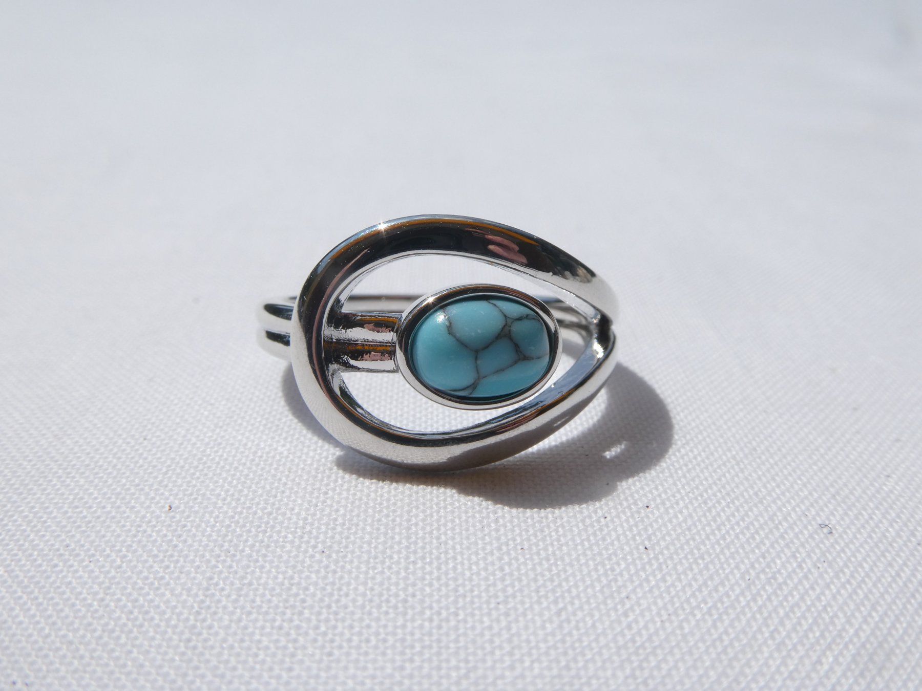 Ringe: Silberfarbener Ring mit synth. Türkis, Gr. 58/59  / NEU – Neu (gemäss Beschreibung) aus Gattikon von kaandooh 2