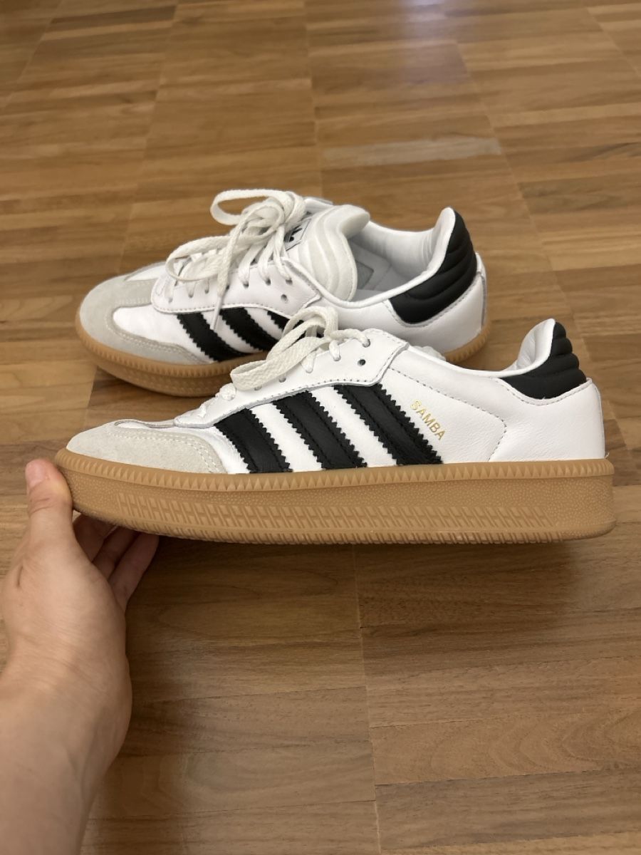 Adidas Chaussures hommes: Adidas Samba Weiss Grösse 37.5 gebraucht – Neuf (Voir description) à Zürich par she_s2kw 2