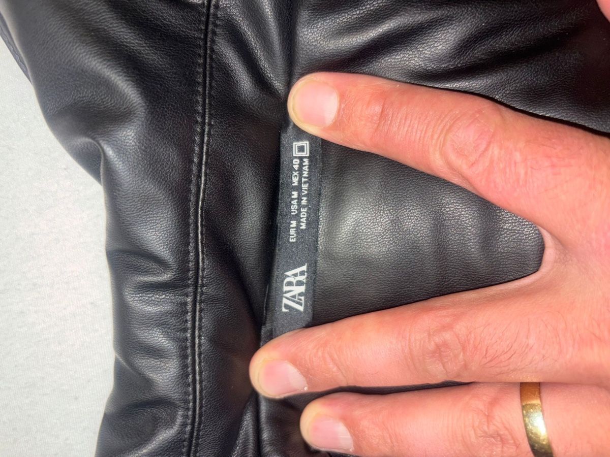 Zara Giacche: Veste Zara noire, taille M, impeccable – Nuovo (secondo la descrizione) da Bulle venduto da Re-a-loved 2