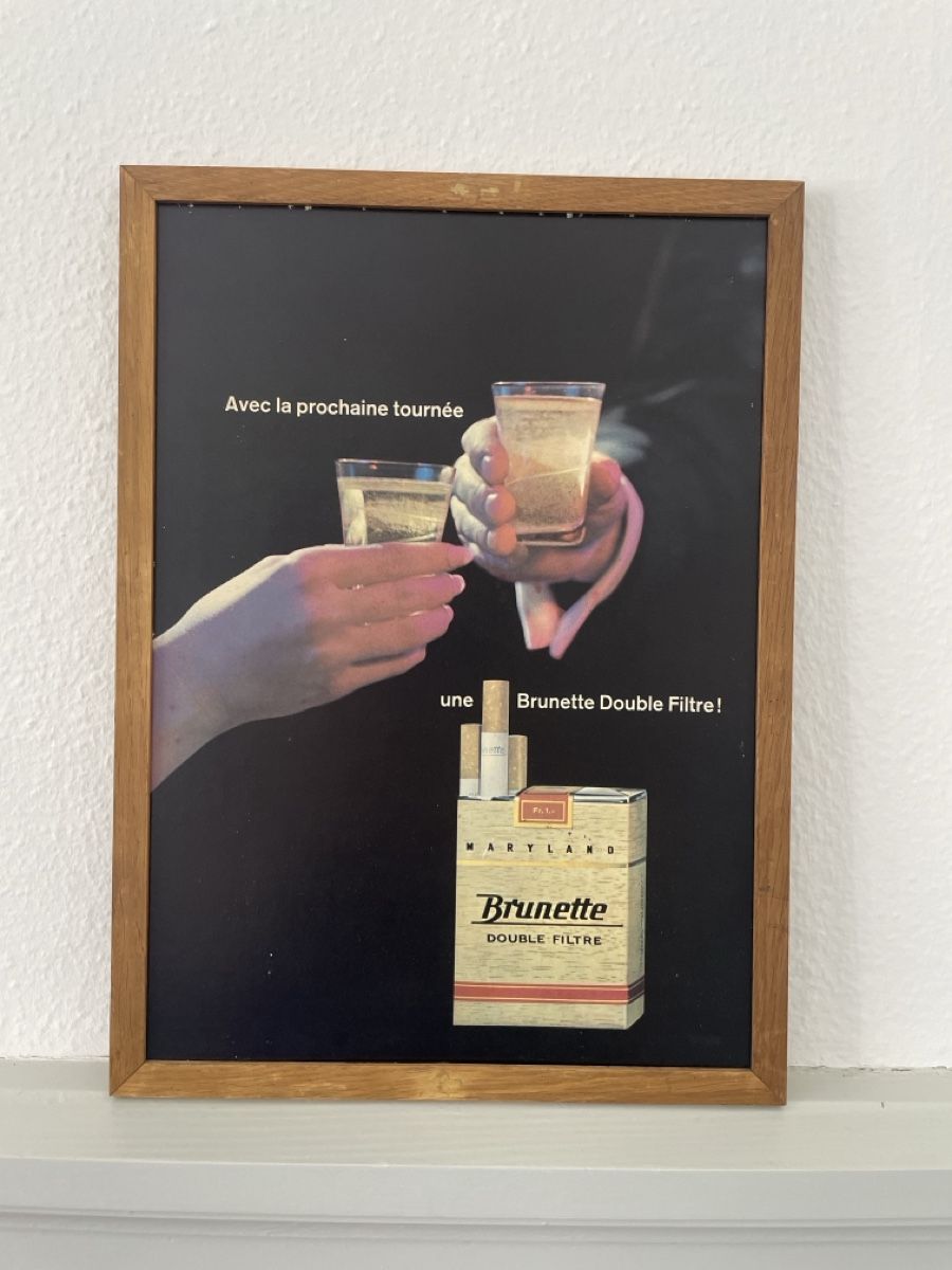 Foto & Immagini: Altes Bild Brunette cigarettes – Usato da Winterthur venduto da LF1005 1