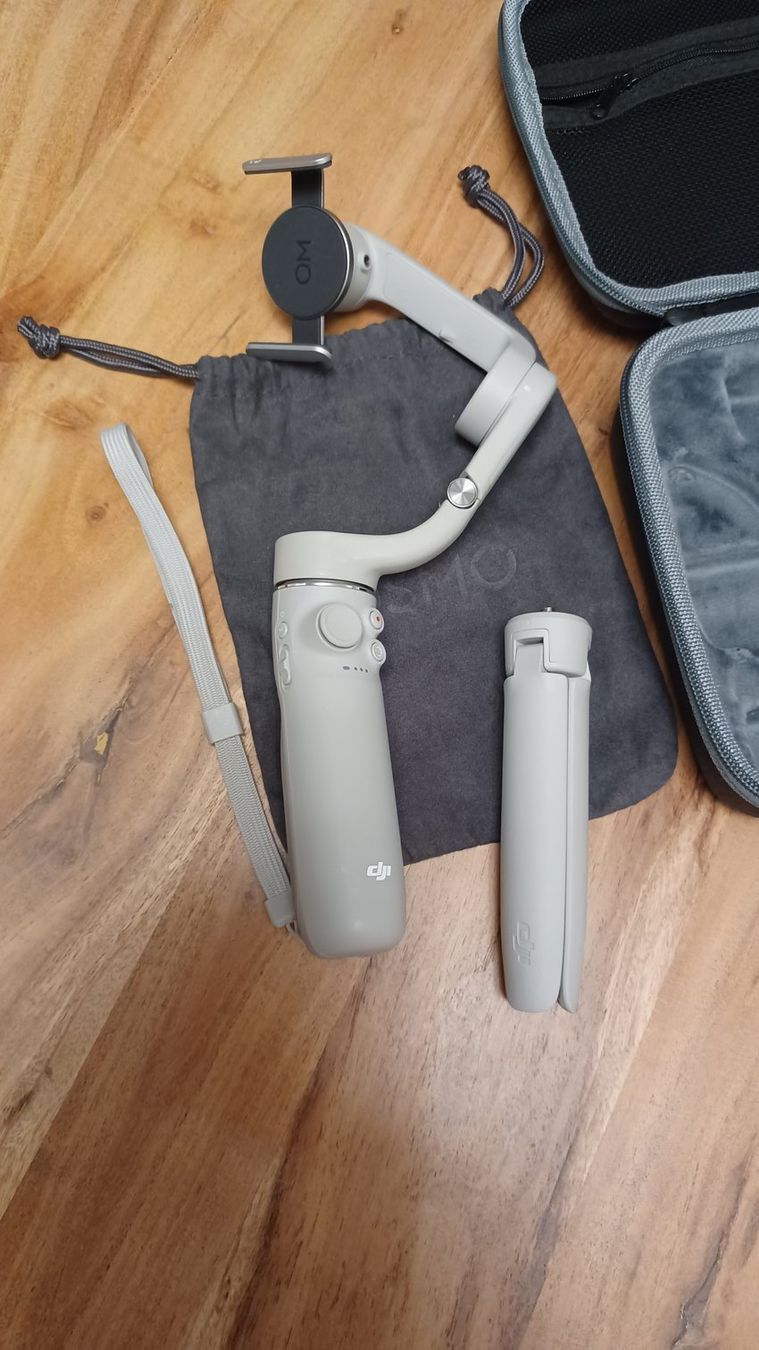 DJI Staffe: DJI OM5 Gimbal mit Hardcase – Usato da Münsingen venduto da Sewaldi 1