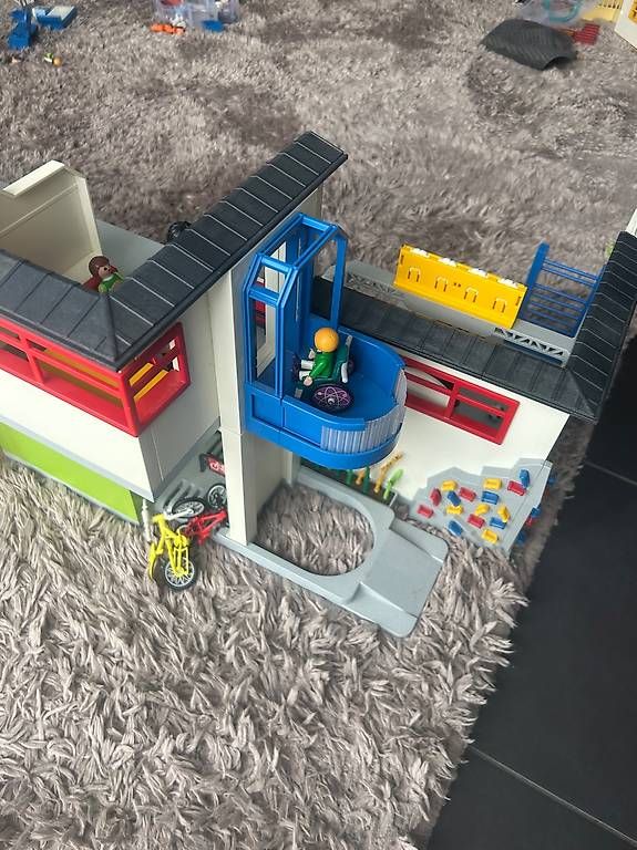 Playmobil Giocattoli: Playmobil grosse Schule – Usato da Biberist venduto da ker_7jjf 3