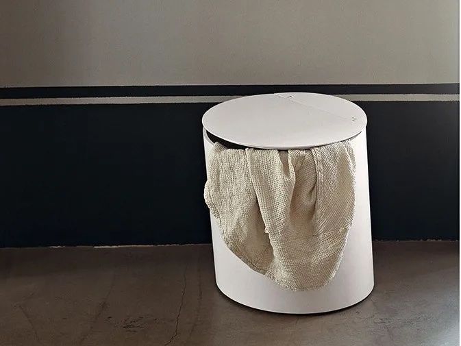 Cesti per biancheria: Agape Wäschekorb / Hocker  Busket – Nuovo (secondo la descrizione) da Bern venduto da arttesa 1