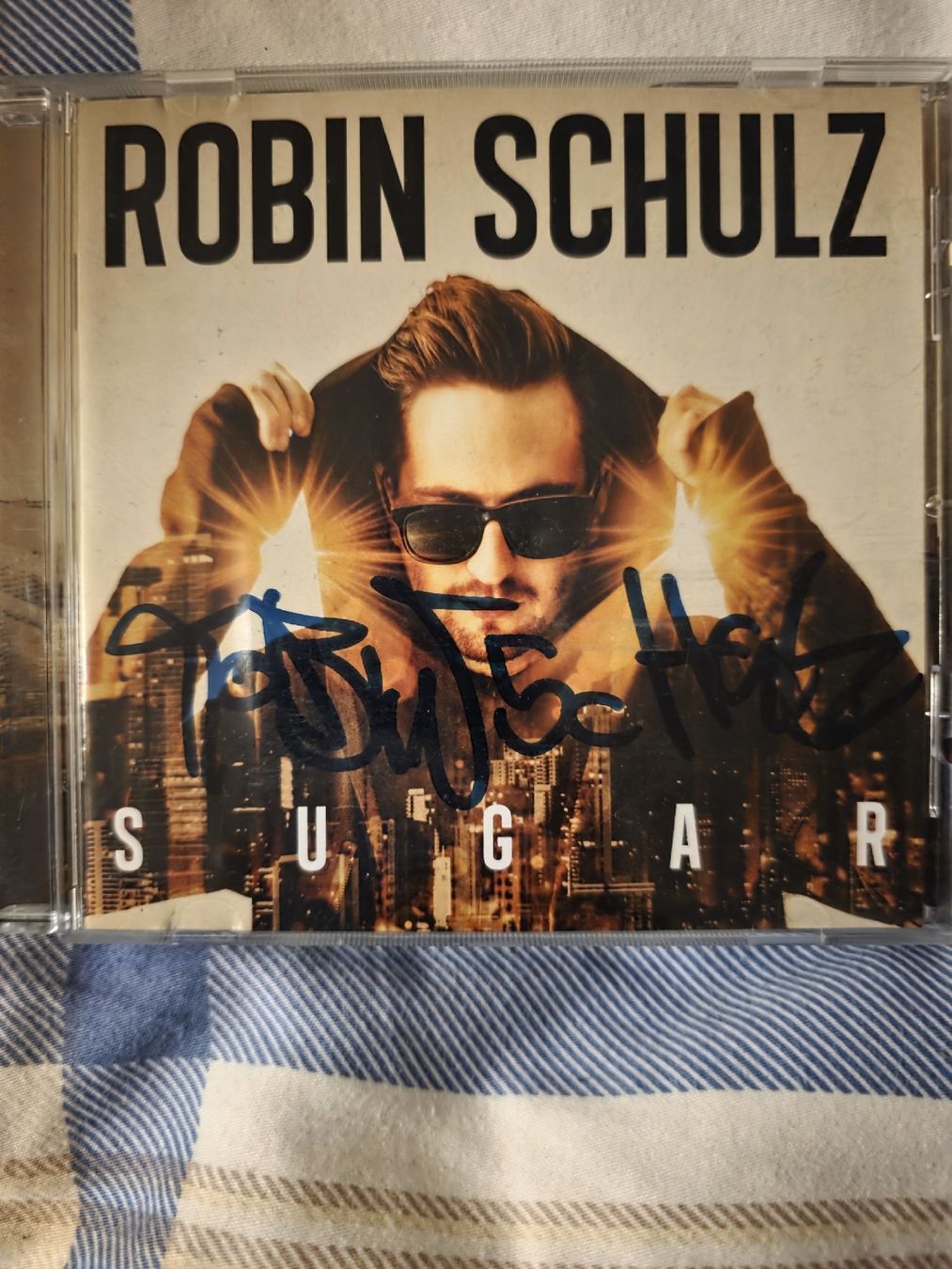 CD: Robin Schulz Sugar - Album mit original Autogramm – Nuovo (secondo la descrizione) da Roggwil BE venduto da val_cqv7