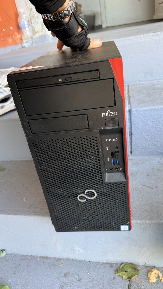 PCs: Fujitsu ESPRIMO Desktop PC Intel Core i5 7th Gen used – Gebraucht aus Winterthur von Alawi_47 1