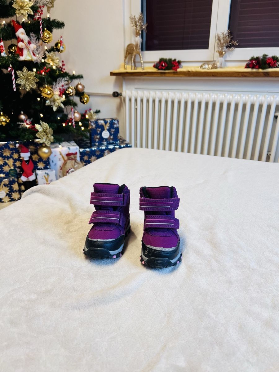Scarpe per ragazze: Purple Winter Boots, Velcro Strap, Warm Lining, Size 20 – Usato da Wangs venduto da Puchsohn