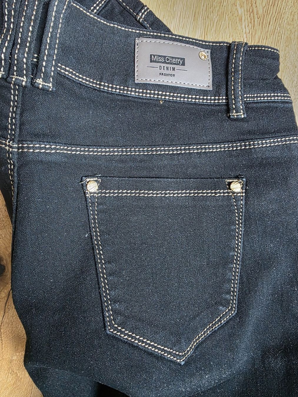 Jeans: Miss Cherry Jeans, Schwarz, Grösse 32 Neu – Neu (gemäss Beschreibung) aus Toffen von ver_x68f 5
