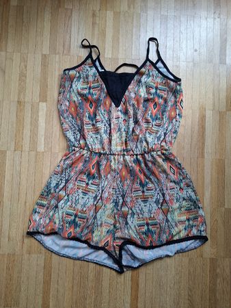 Sommerlicher Jumpsuit mit Muster, Grösse M, leicht & luftig