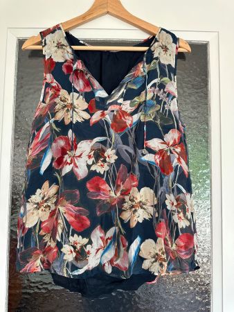 Leicht gefüttertes Shirt mit Blumenmuster,  Nile, Gr. S.