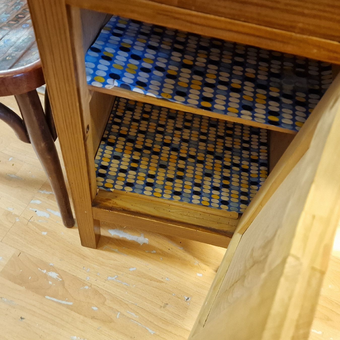 Comodini: Antikes Holz-Nachttischli – Usato da BERN venduto da Intarsia 3