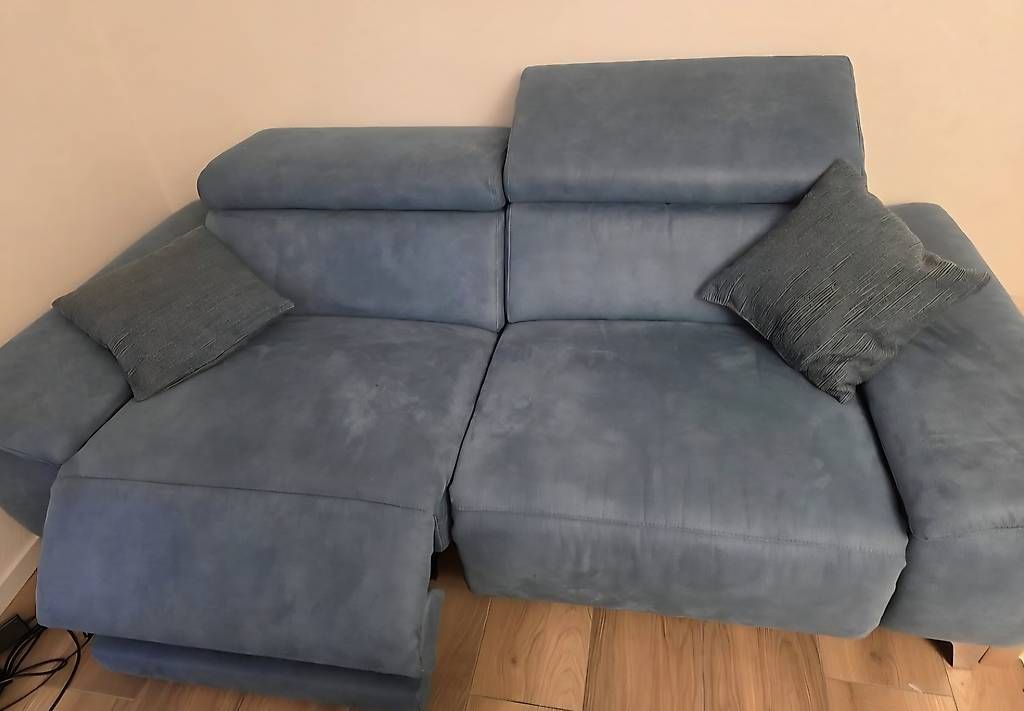 Sofas: Elektrisches 2er Sofa – D'occasion à Fehraltorf par Debora06 1
