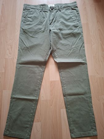 Jack & Jones Hose Slim Fit Oliv Gr. 33/30 neuwertig