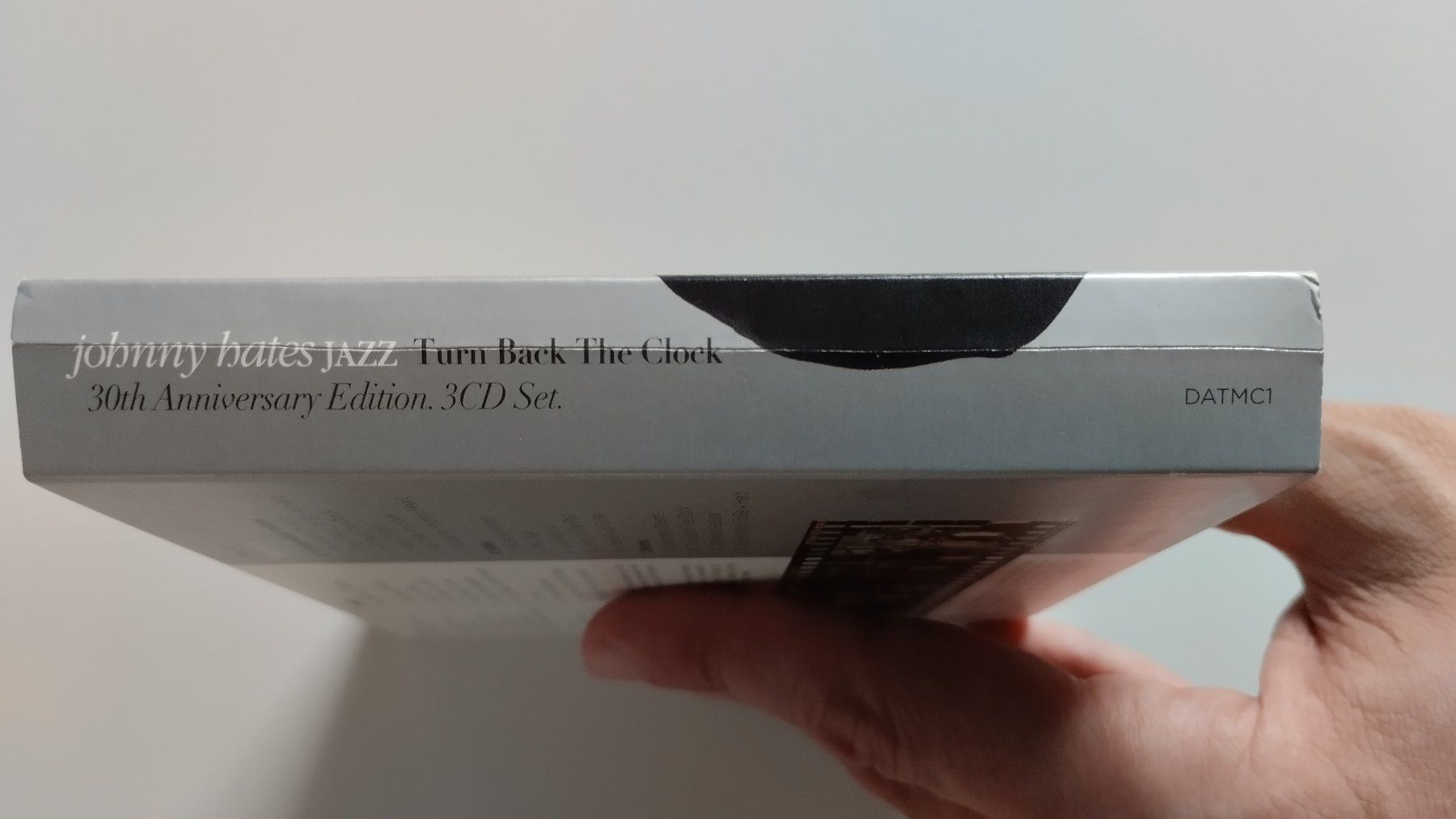CD: JOHNNY HATES JAZZ 3-CD DIGIPACK TURN BACK THE CLOCK - RAR!! – Usato da Basel venduto da Bal-Sagoth 7