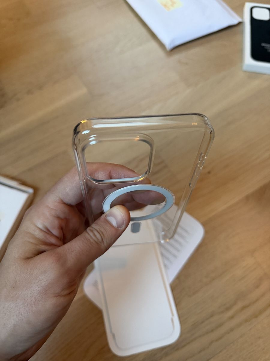 Apple Coques & Protection écran: Case Originale iPhone 15 ProMax trasparente perfetta – D'occasion à Zürich par fra89zh