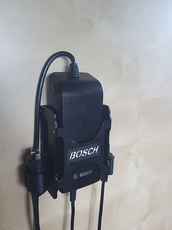 Bosch Supporti a parete: Wandhalter zu Ladegerät von Bosch – Nuovo (secondo la descrizione) da Escholzmatt venduto da Mpowerone 2