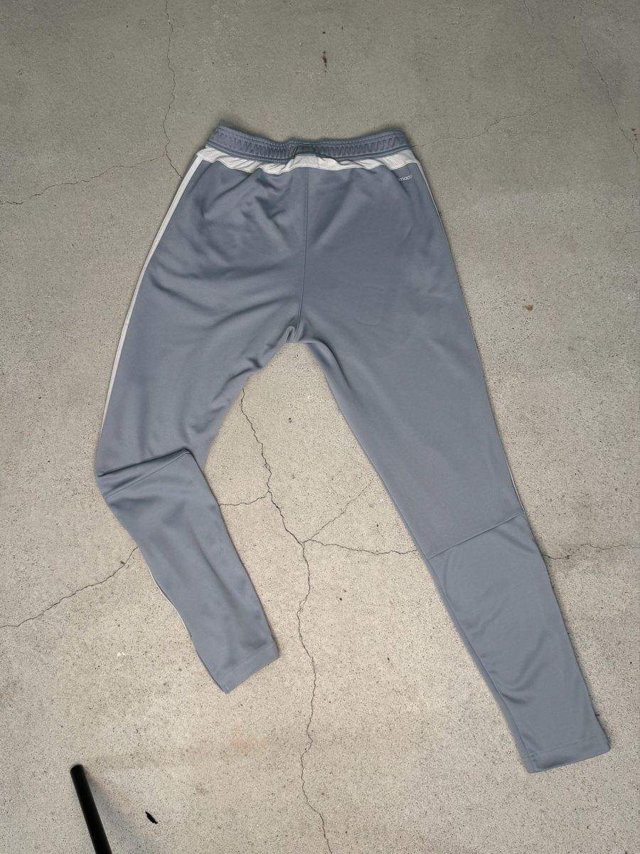 Adidas Pantaloni: Adidas Trainingshose, Grösse M – Usato da Luzern venduto da Fabri2000 2
