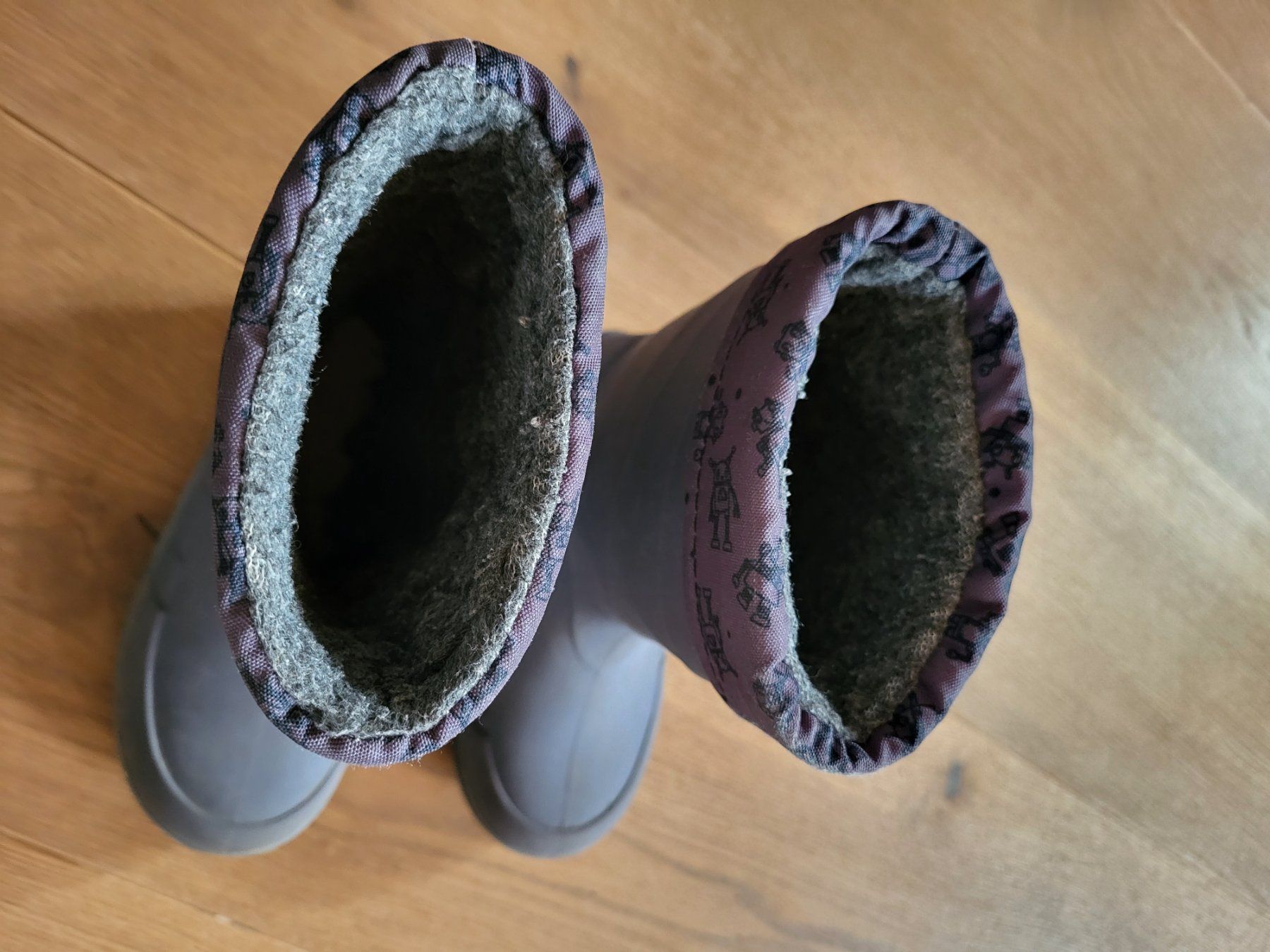 Scarpe per ragazzi: Gummistiefel gr. 24/25 – Usato da Jona venduto da Dunschere86 1