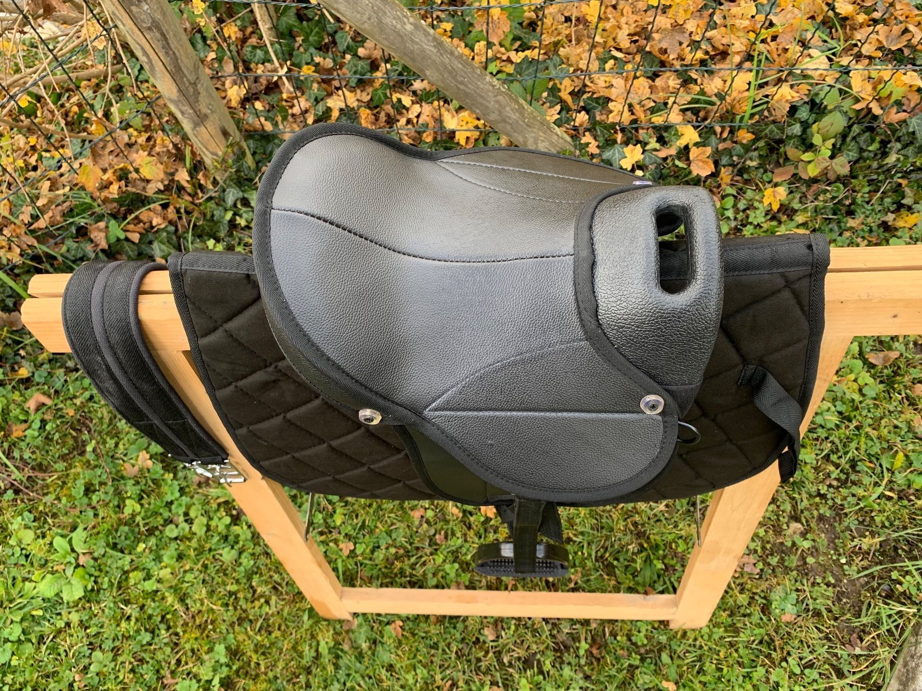 Selle & Accessori: schönes schwarzes Ponysätteli – Usato da Feldbach venduto da Fea1 5