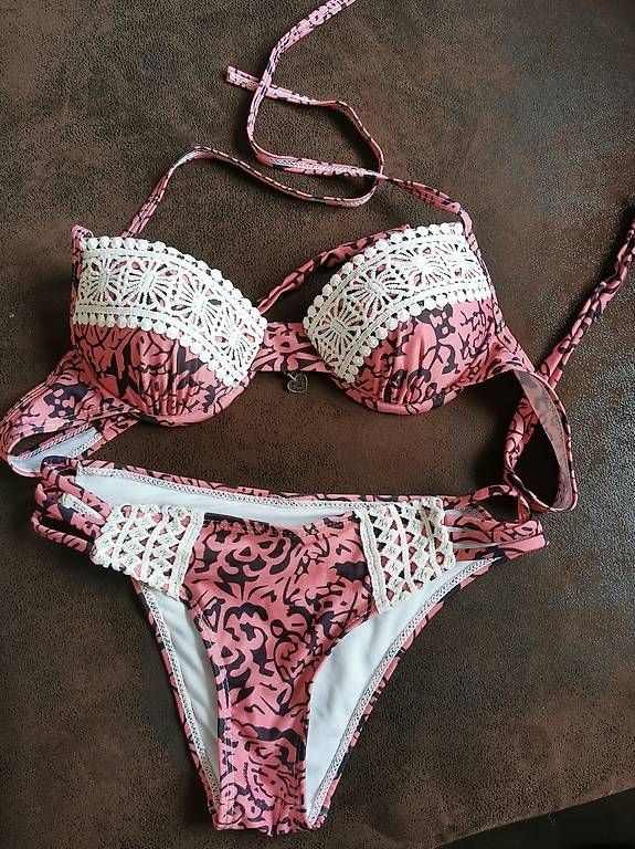 Badekleider & Bikinis: Bikini Grösse S-M – Gebraucht aus Oberburg von Noberli