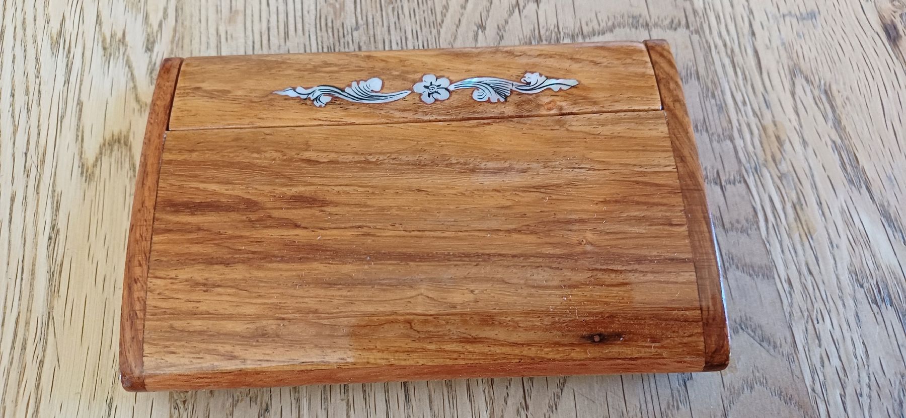 Articoli in legno: Schöne Holzbox mit Perlmut – Usato da Flawil venduto da Pinkmalibu 1