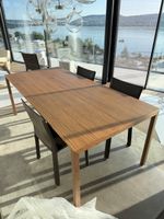 Cassina Naan Esstisch mit 4 Cassina Lederstühle