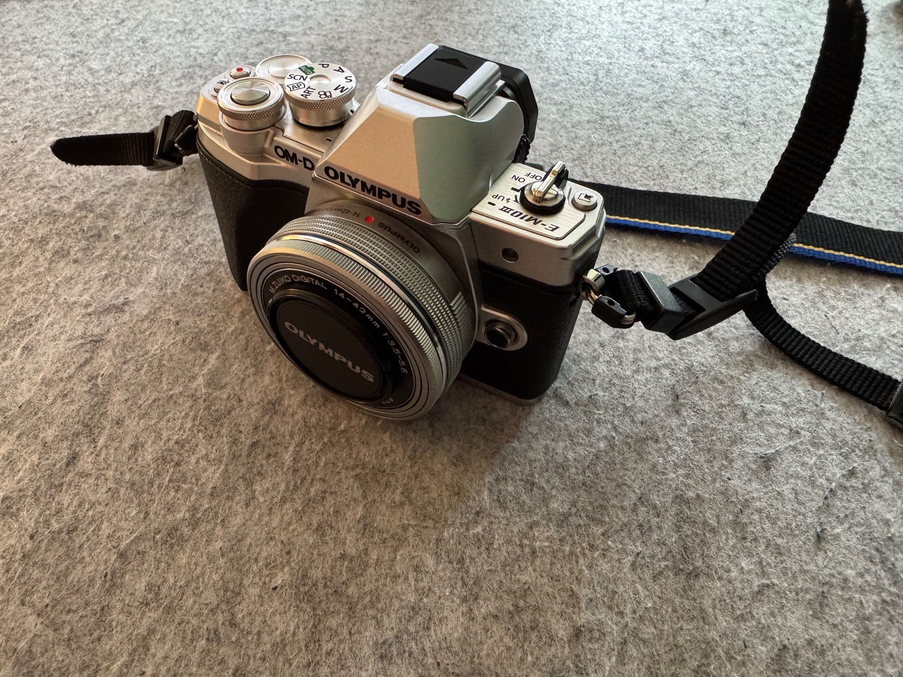 Olympus Fotocamera: Olympus OM-D E-M10 Mark III – Usato da Morschach venduto da el-Dave
