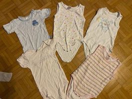 Kleiderpaket Bodys kurz Grösse 86 / 92