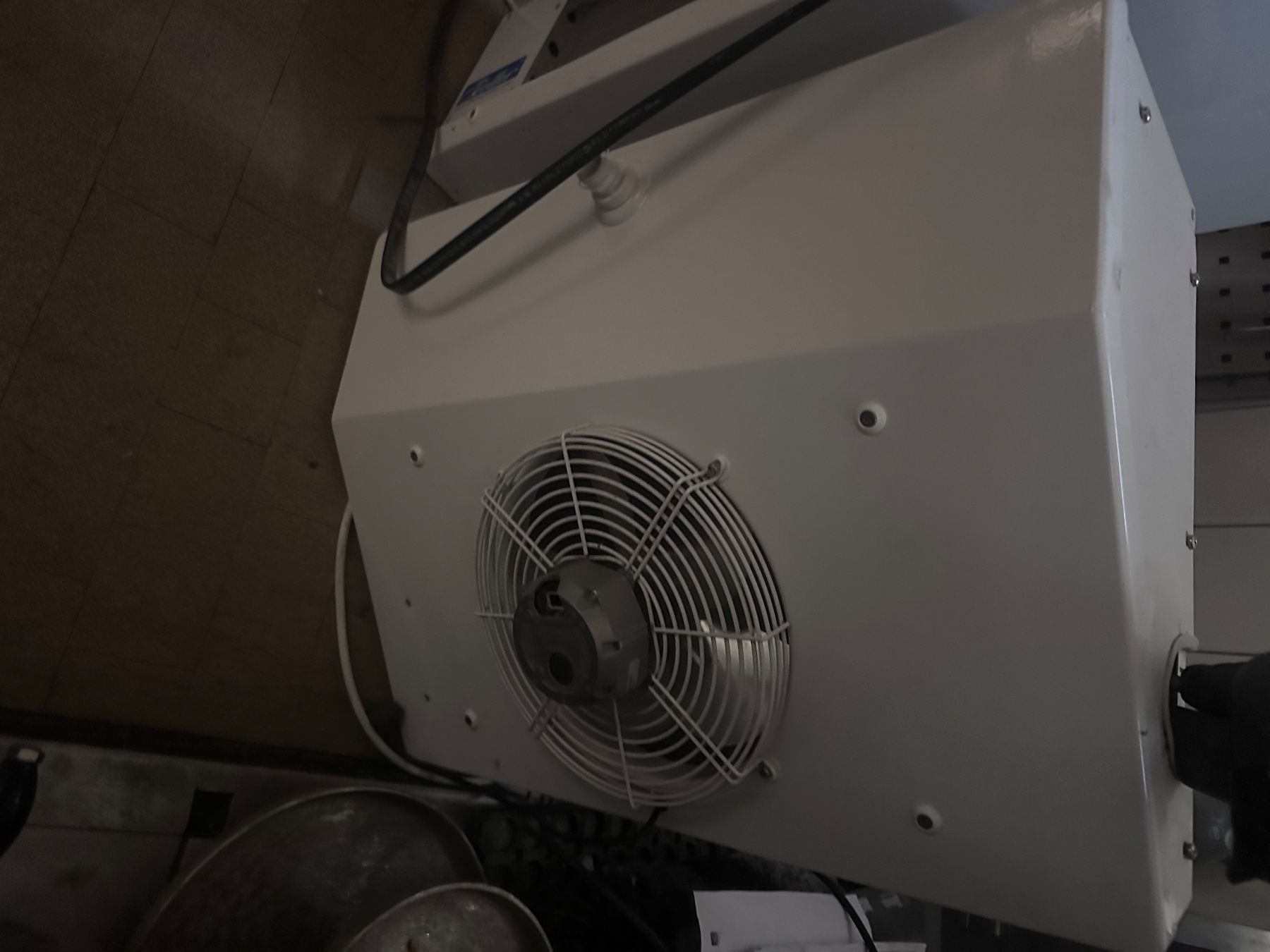 Frigoriferi: Daikin Booster Unit + Walter Roller Wärmetauscher – Usato da Luzern venduto da lebaraswiss 3