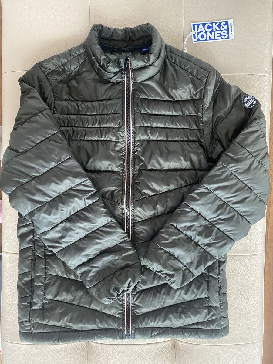 Jack & Jones Giacche & Cappotti: Jack & Jones Steppjacke grün Gr. 164 / 14y – Nuovo (secondo la descrizione) da Meggen venduto da 6003Luzern