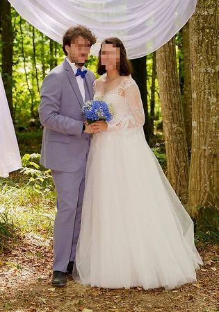Wunderschönes Brautkleid  bereit für eine neue Braut 
