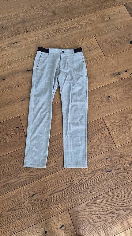 Pantalons: Hose neuwertig – D'occasion à Busswil TG par one123 2