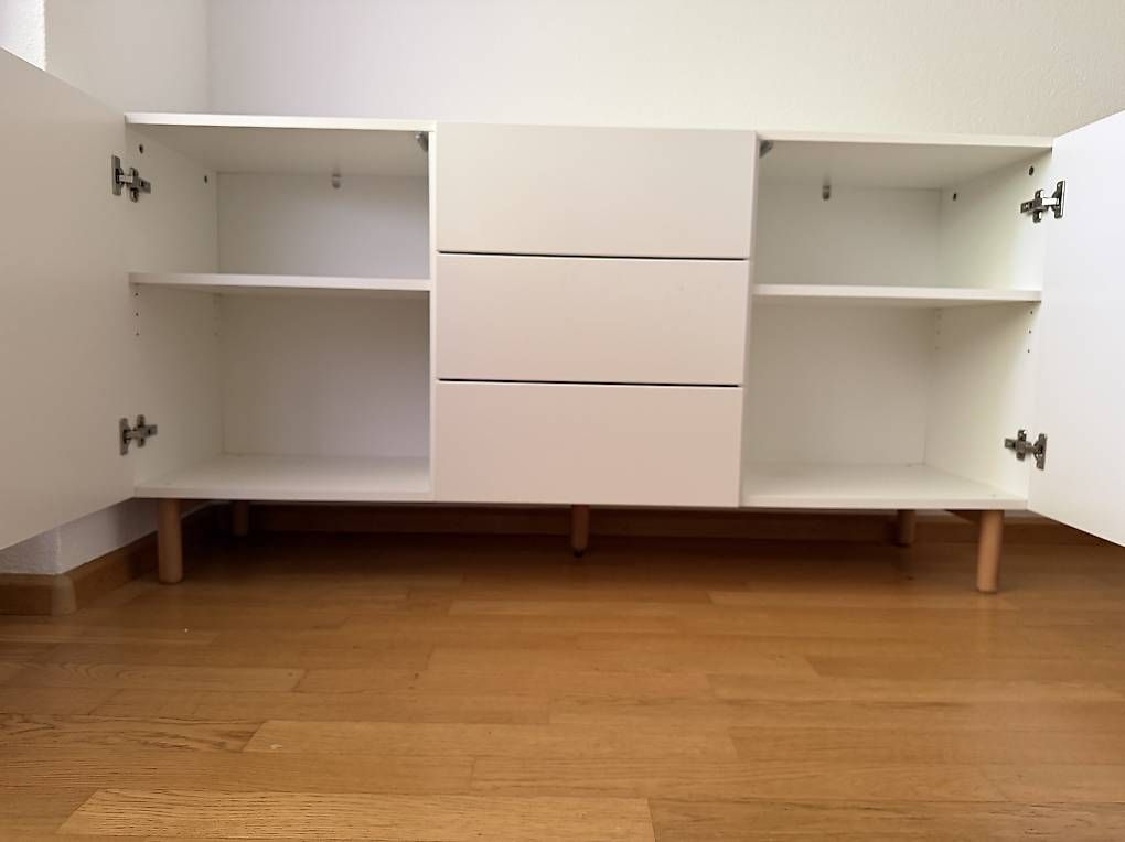 Kommoden: Weisse Holzkomode – Gebraucht aus Riehen von pau_vl6b 1
