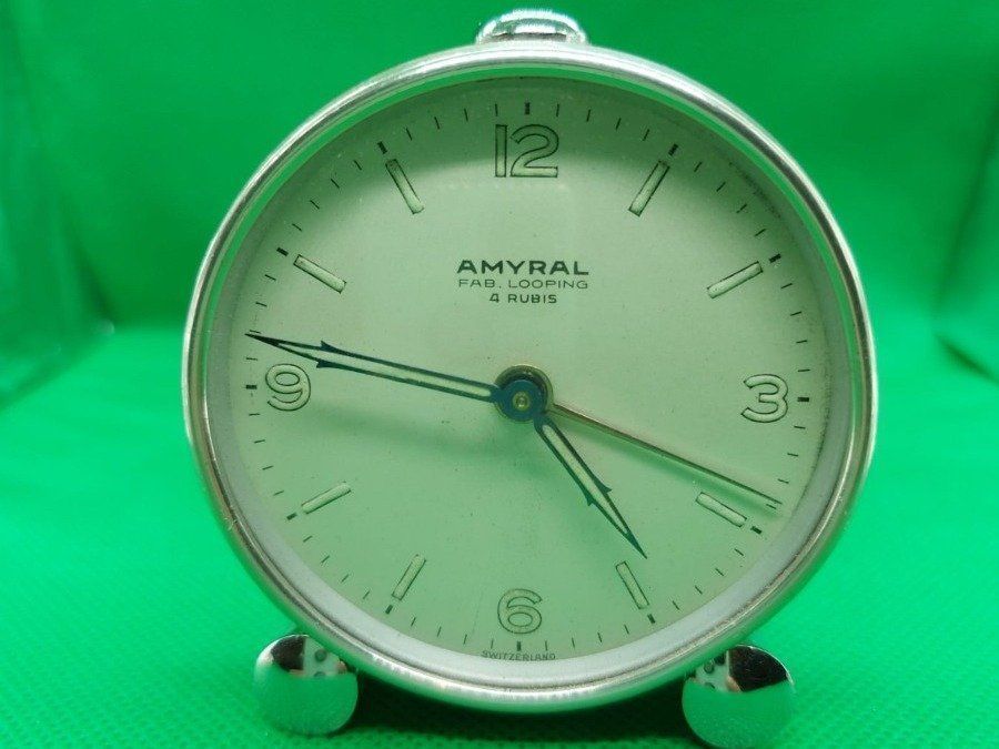 Looping Wecker: seltene original AMYRAL LOOPING Wecker Swiss Made – Gebraucht aus Bassersdorf von antikvintage
