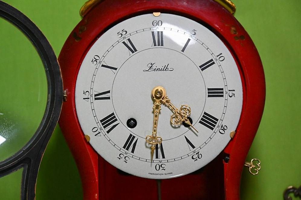 Stand- & Wanduhren: Pendule Neuchâteloise "Zenith" avec base – Gebraucht aus Gollion von mar_z9zd 2