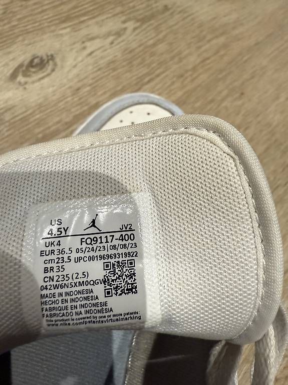Scarpe da uomo: Nike Air Jordan 1  – Usato da Signy venduto da Bolide96 2