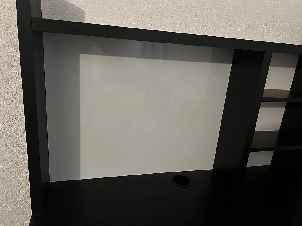 Schreibtische: Bureau noir moderne  Comme neuf – Gebraucht aus Montherod von bou_qq6t