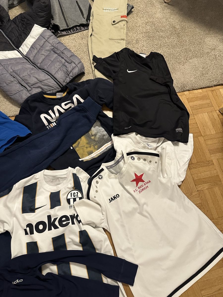 Lotti & Set di vestiti: Jungenpaket 140 – Usato da Zürich venduto da ege_2ghf