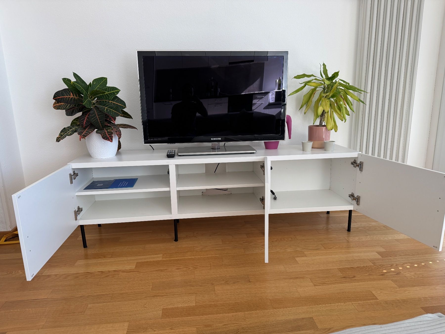 Ikea Mobili TV: Meuble TV blanc – Usato da Lausanne venduto da TCL_1 1