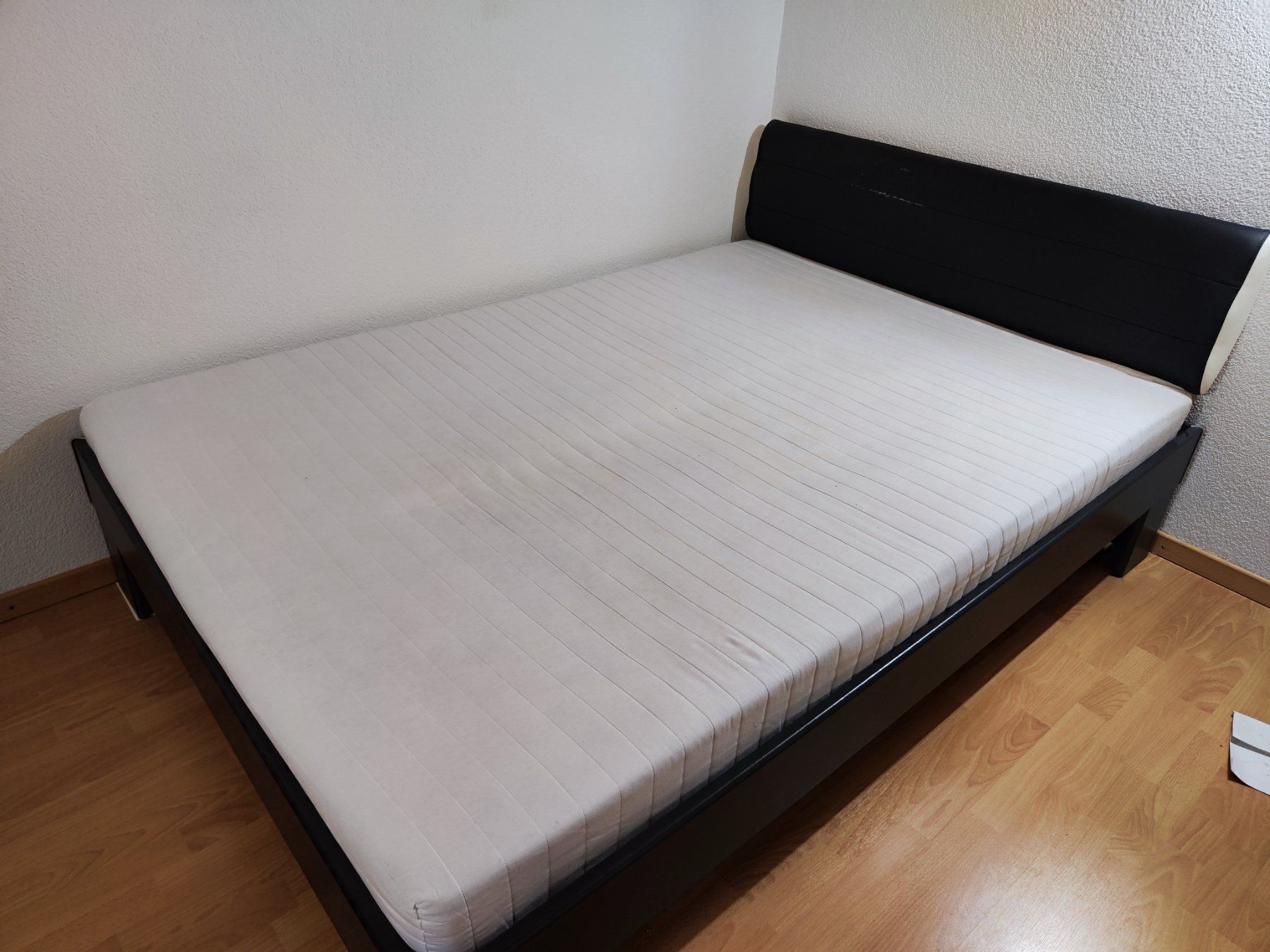 Lits: Bett Mit matratze – D'occasion à Bürglen UR par fan_8ygz