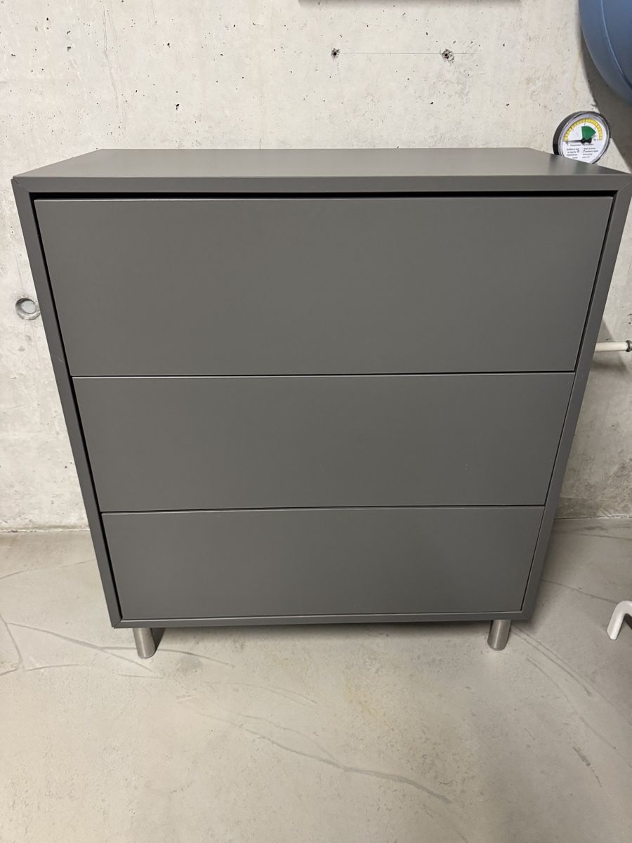 Ikea Commodes: Kommode Eket ( IKEA) – D'occasion à Unterseen par Zurbi