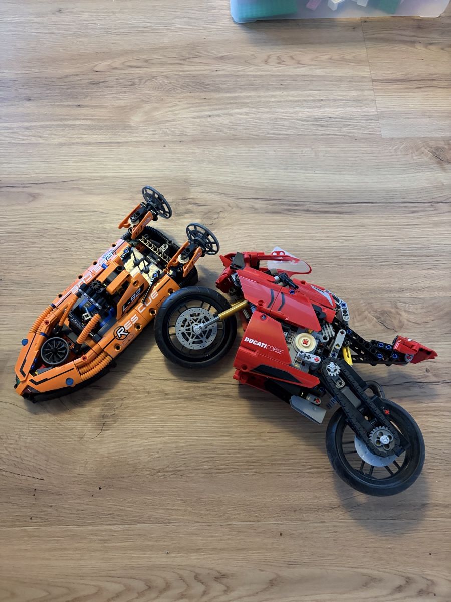 Lego Baukästen: Lego Technic Ducati und Hovercraft Set gebraucht – Gebraucht aus Bern von TC97 1